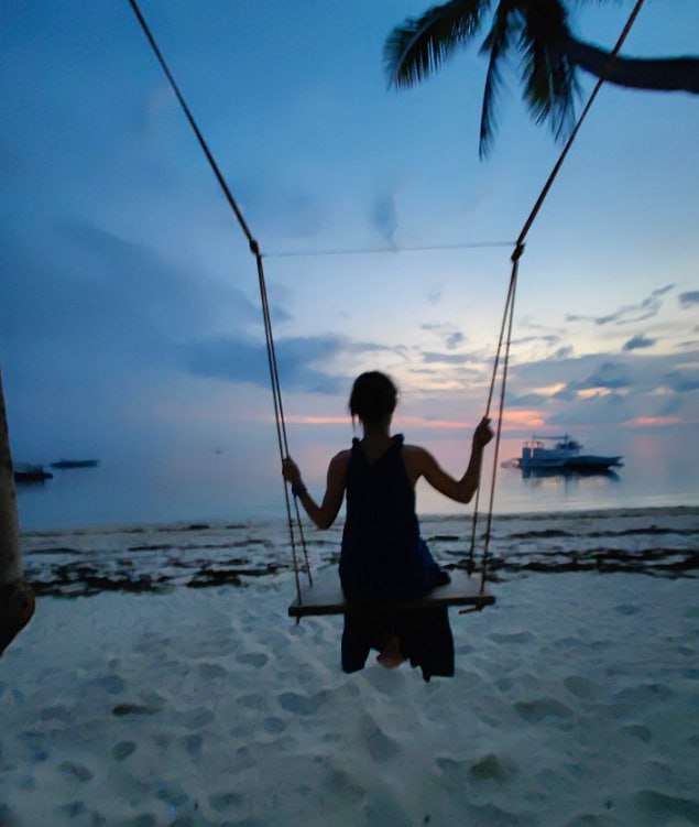 马尼拉夜色下的最后一条语音